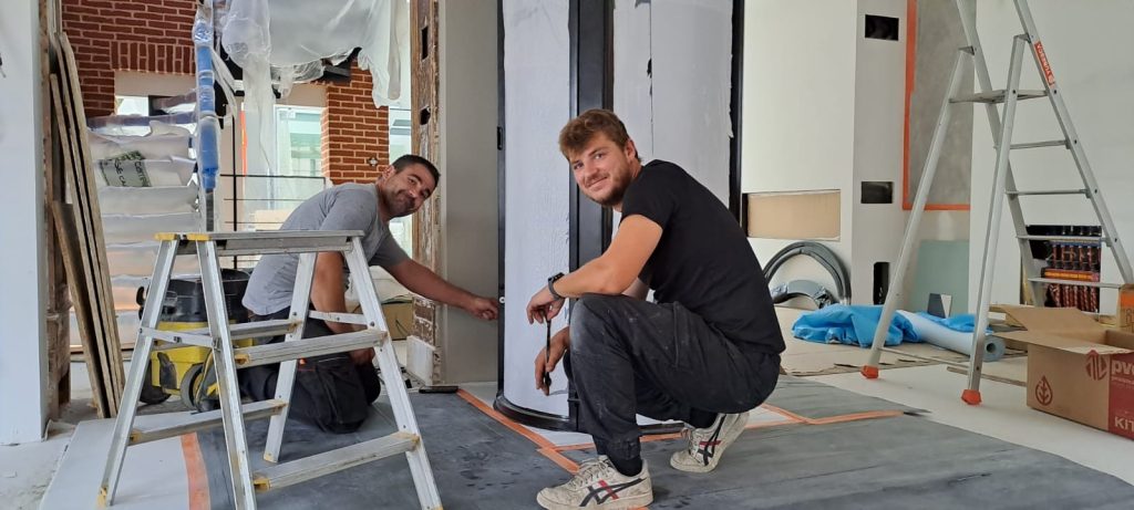 Mathieu Et Matisse Devant Pve Chantier