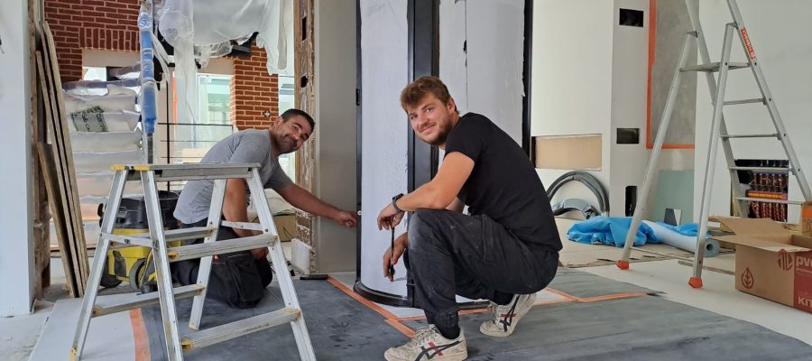 Mathieu Et Matisse Devant Pve Chantier